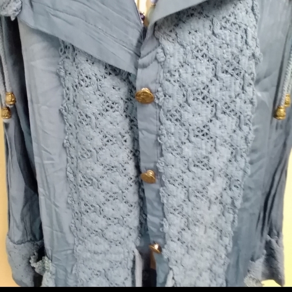 BNWT gorgeous silky blue light jacket - Picture 5 of 7